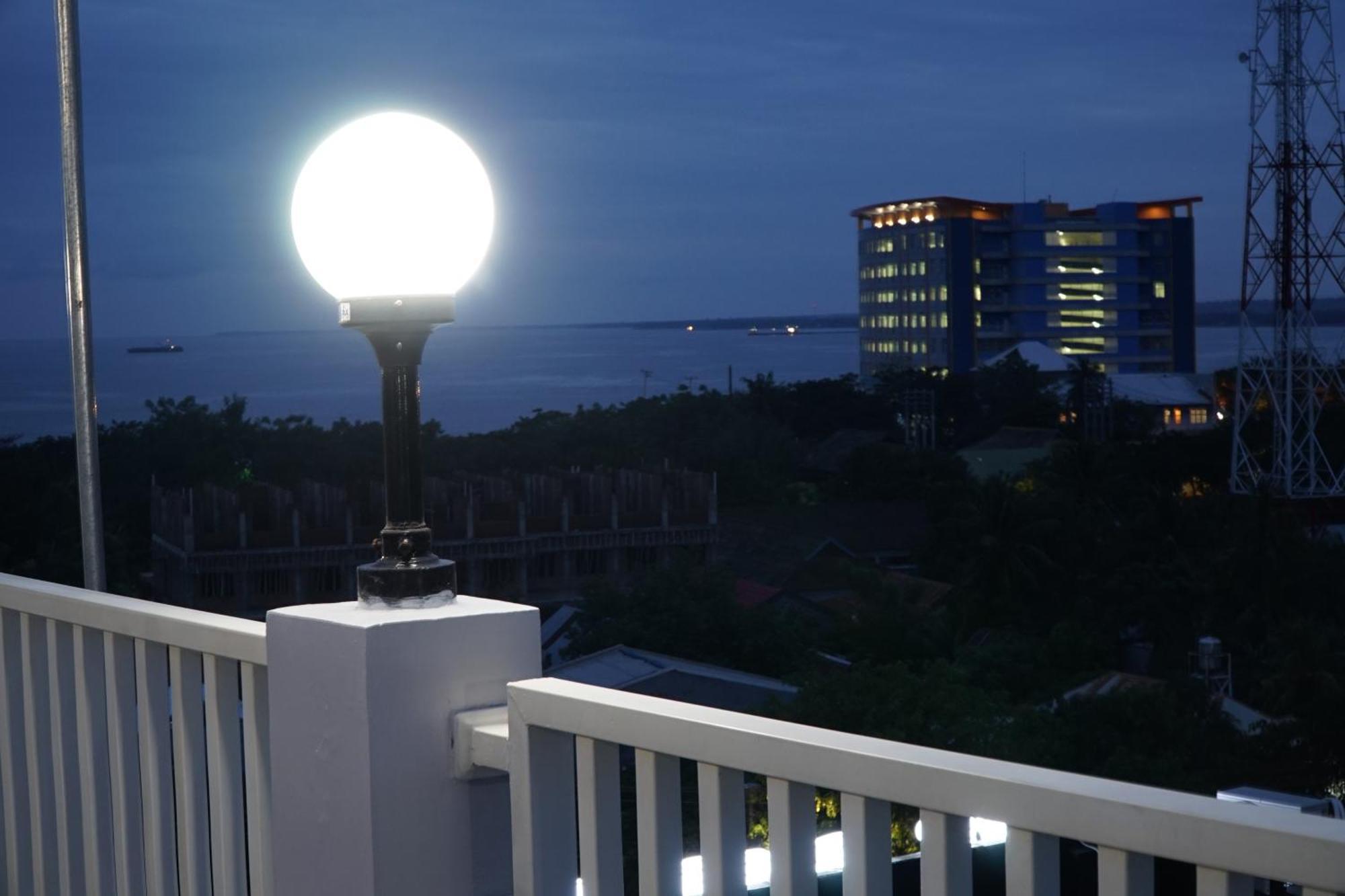 Kirei Hotel Bantaeng Εξωτερικό φωτογραφία