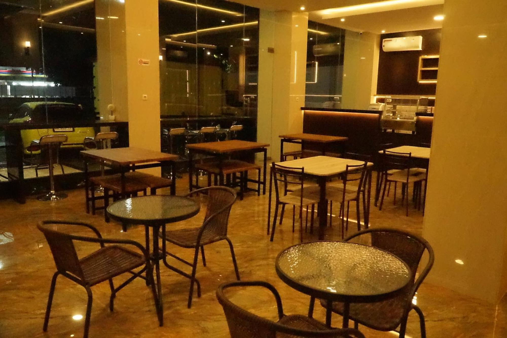 Kirei Hotel Bantaeng Εξωτερικό φωτογραφία